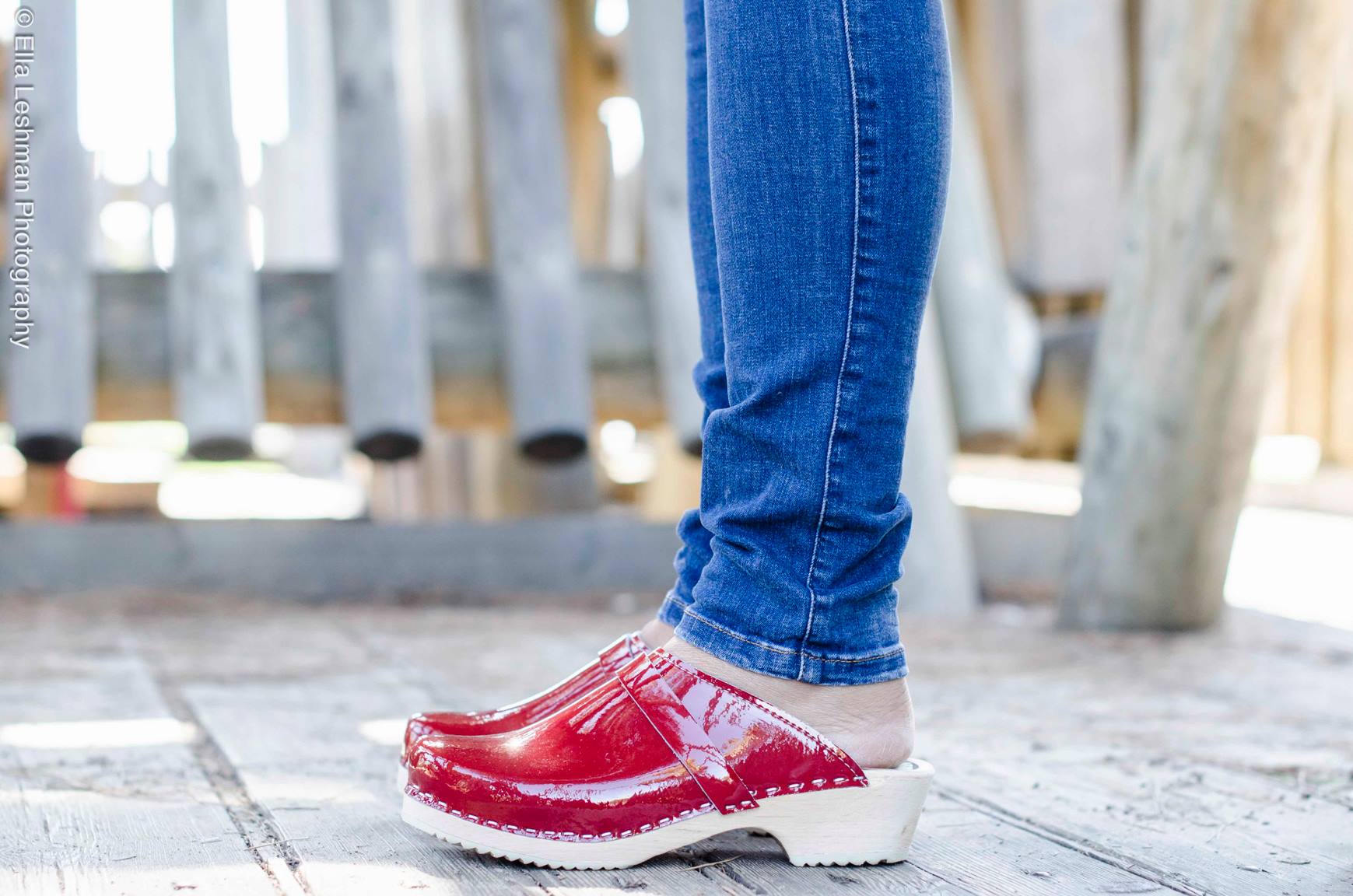 כף רגל רחבה ורגילה